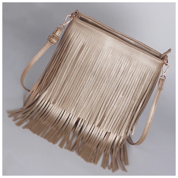 🌞 The Lulu Golden Fringe Vegan Leather Handbag - Picture 2 of 6